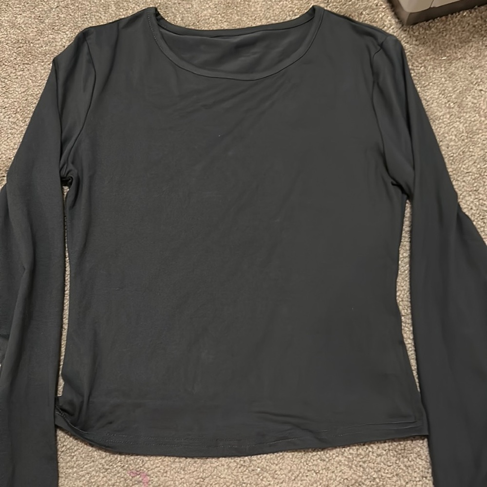 Basic dark grey top